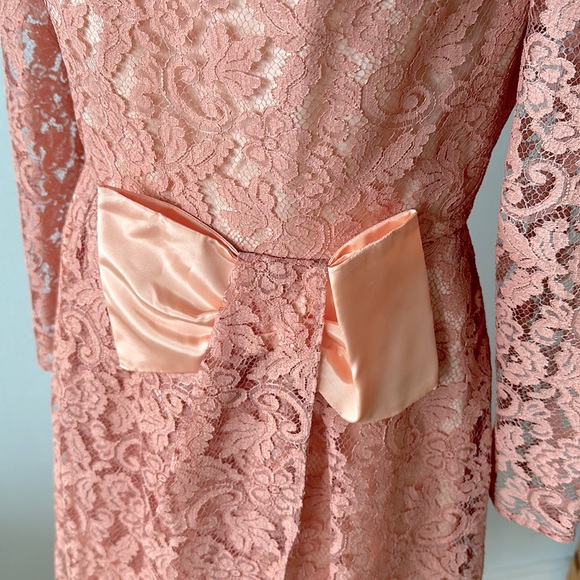 Vintage pretty in pink lace dress - Picture 3 of 10